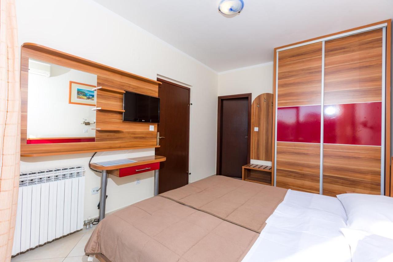 Pansion Croatia Bed & Breakfast Starigrad Paklenica Exterior photo