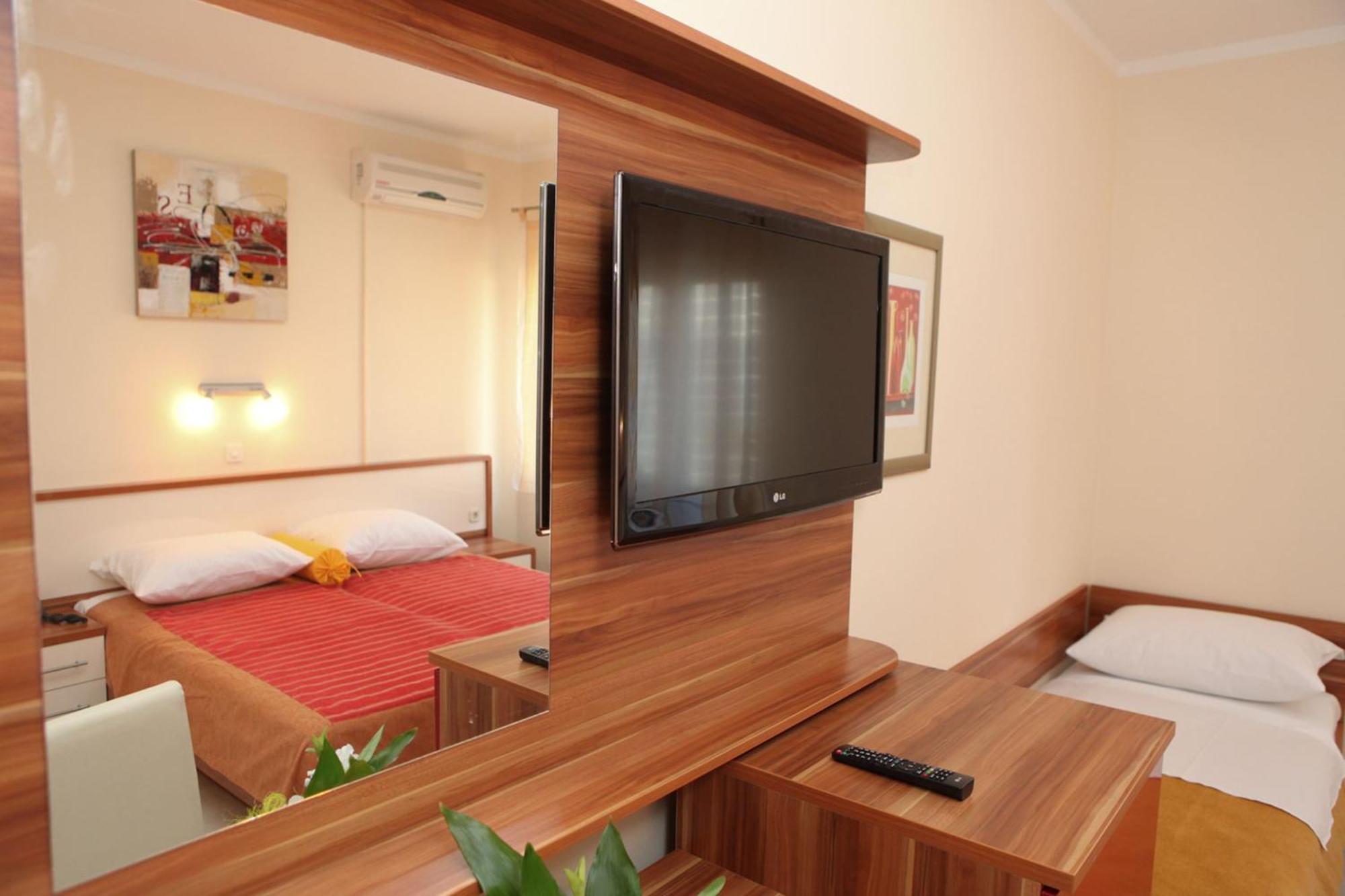 Pansion Croatia Bed & Breakfast Starigrad Paklenica Exterior photo